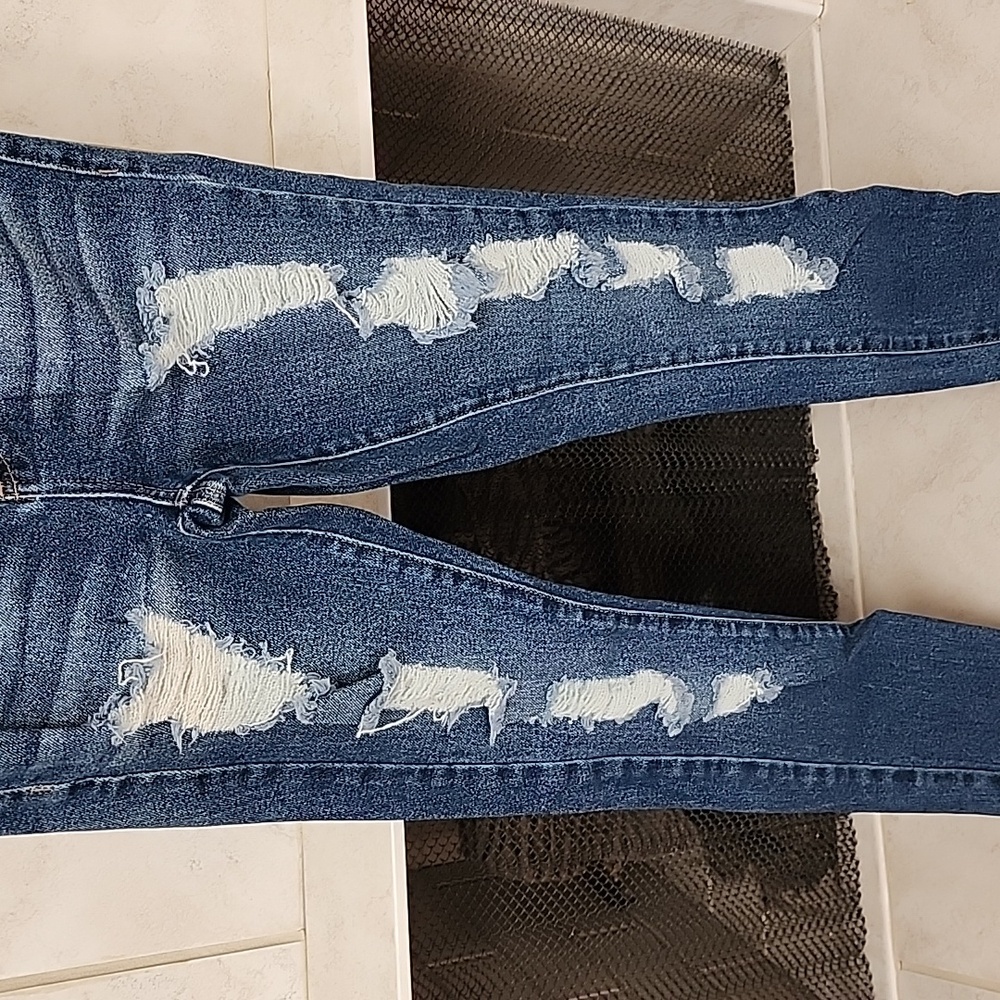 π GUESS 1981 Ripped Skinny Jeans π - Picture 11 of 16